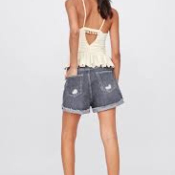 Zara Ripped Denim Shorts with Turn-Up Hems US 2 - Picture 4 of 7